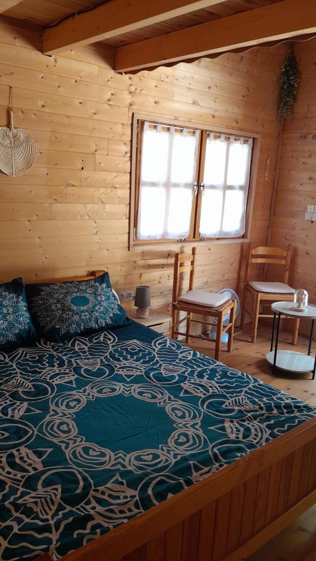 La Cabane En Bois Tourves Exteriér fotografie